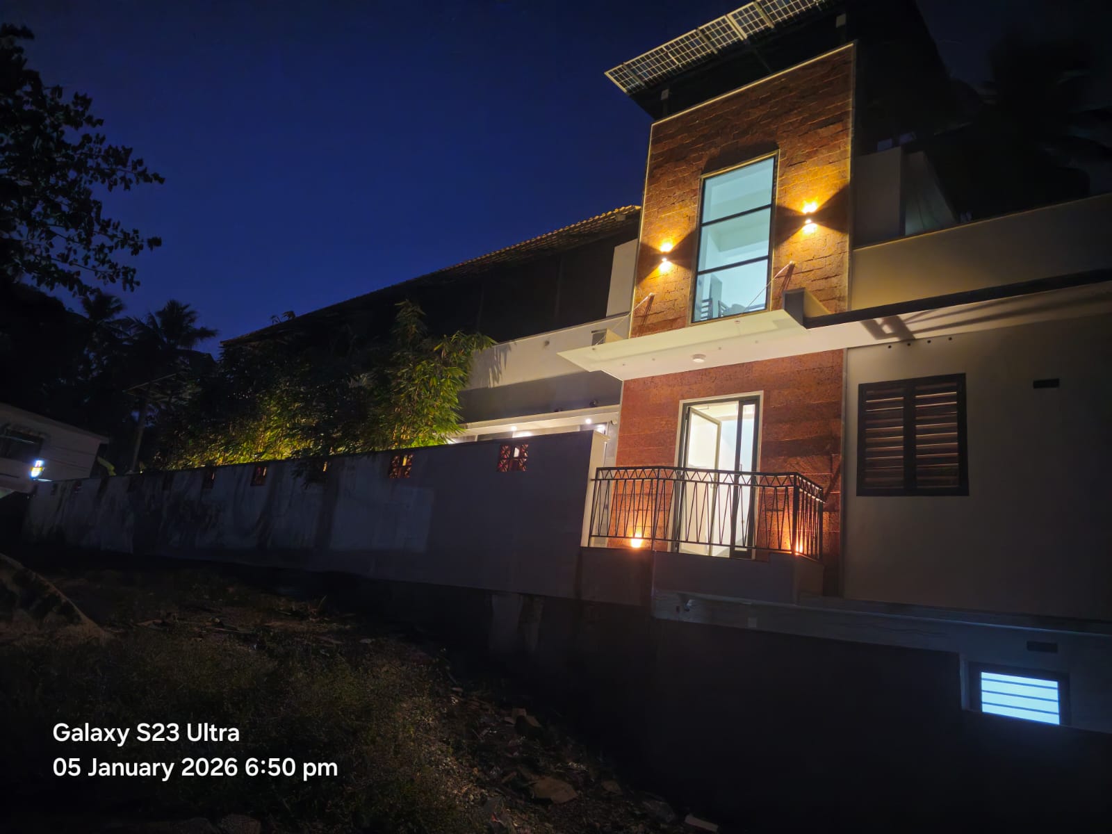 Outside View — photo 8
